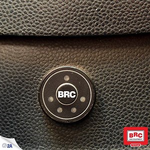 LPG dönüştürücü tuşundaki 4 ışığın aynı anda yanıp sönmesi arızayı göstermez, LPG tankının �'den fazla doldurulduğunun uyarısıdır. BRC'li olmak için: www.brcturkiye.com #BRC #BRCyeGel #Güvenlik #LPG | BRC Sıralı Otogaz Dönüşüm Sistemleri