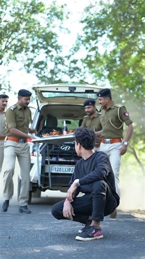 Police _Pakadne_Wala_Ai_Video #policevideo Ai Video_Editing_Police_Handshake Video #viralvideos