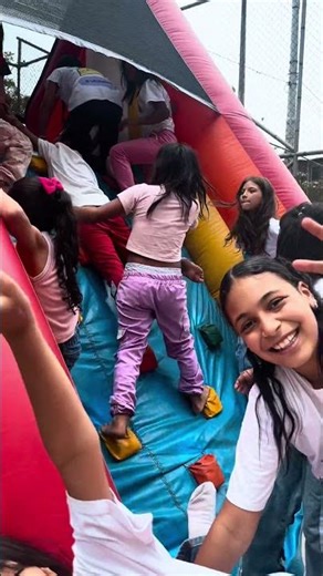 ¡Una mañana inolvidable! #medellin #niños #fiesta #amor #fundacion #ong #indígenas