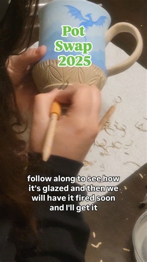 Carving is one of my favorite steps, so satisfying. There was a small emergency when trying to add a dragonscale pattern, but I was thankfully able to patch it with no issues 🙌 Also, new mic! Sorry my audio has been soooo bad. Also it should be quicker to get videos out now because recording and editing the audio has been taking days because of the poor quality. #potswap2025 #potswap #ttrpg #dragons #pottersofinstagram | Anuran