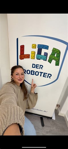 #hamburg - Erleben & Verlieben! on Instagram: "Anzeige 🎁 Wir verlosen 10× eine kostenlose Probestunde bei @nord.ligaderroboter! So nimmst du teil: 1️⃣ Like diesen Post 2️⃣ Markiere zwei Personen 3️⃣ Folge @nord.ligaderroboter & @hamburg Extra Tipp: Teile diesen Post mit deinen Freunden und erhöhe so gemeinsam eure Gewinnchancen! 📍Uwestraße 12, 22525 Hamburg 🤖🚀 Liga der Roboter – Technik & Programmieren spielerisch lernen 🚀🤖 Hier wird Lernen zum Abenteuer: In der Liga der Roboter entdecken