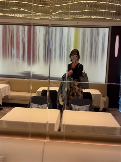 Narumi Aoki | クルーズ客船「飛鳥III」の船内見学ツアーに参加してまいりました。今回はアート公募展の受賞入選者のみの参加ということで一人参加ではございましたが同じフロアに展示されてる作家さん達とたっぷり飛鳥Ⅲの船内を見学させていただきました。... | Instagram