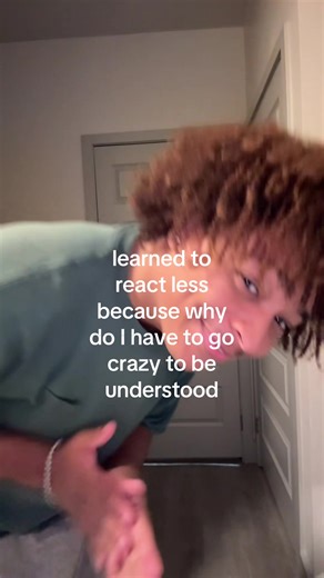 Learning to React Less for Better Understanding