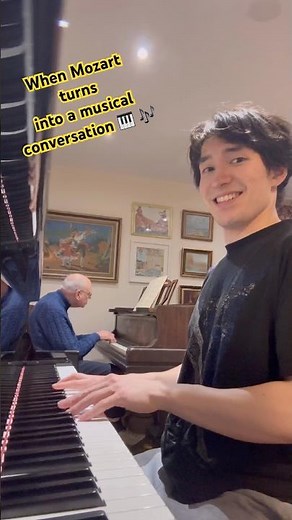 Mozart becomes a piano dialogue 🎹#duet #viral #classicalmusic #fyp