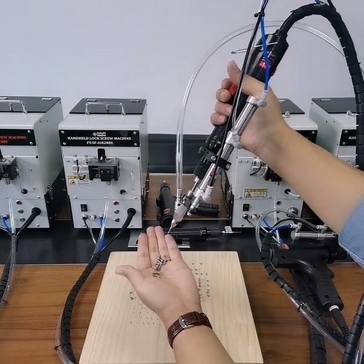 Automatic Feeder Screw Robot Tightening Machine Hand Held Electric Driver Screw Locking Machine