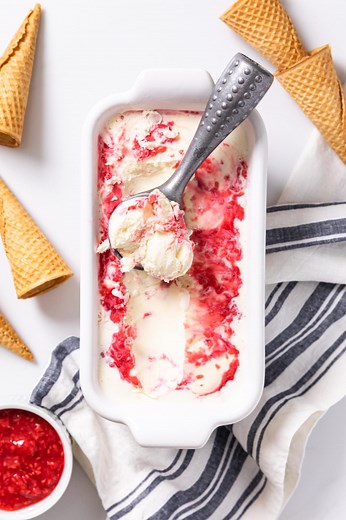 Raspberry Cheesecake Ice Cream