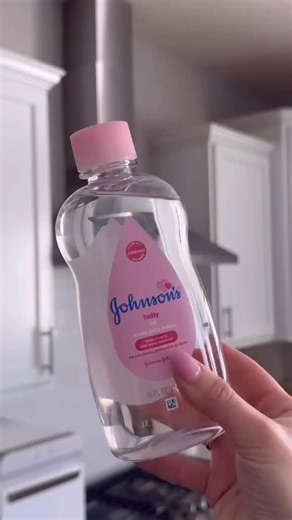 Homestyle & Interior Design on Instagram: "Cleaning Hacks of 2025 🤍 Work smarter, not harder Save this for later 💕 Credit @kate_cleanhome #cleanwithme #homehacks #cleanhome"