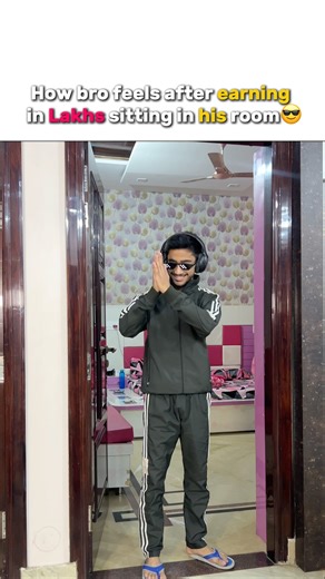 Room mai baithe paise kmaao🥰 #shorts #viral