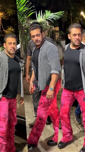 Latest Glimpse - The Perfect Definition Of SWAGGER Personality 😎🔥🥵 Salman Khan at his brother Arbaaz ‘s bday party 🎉 #SalmanKhan | #Tiger3 #arbaazkhan #bday #bdayparty🎉 #birthday #birthdayparty #happybirthday #party #swag #swagger #salman #bollywood #aajkiparty | Salman Fan
