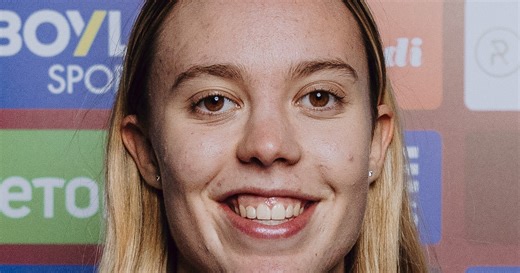 Rebekah Dowsett signs first professional contract - West Ham United FC