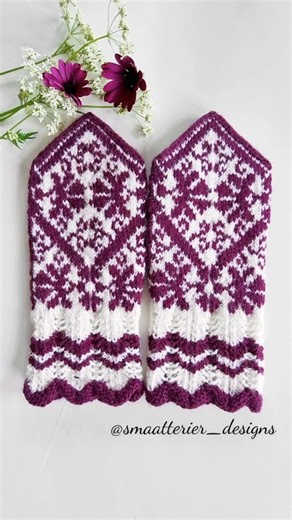 Hilde on Instagram: "🌸 𝕋𝕚𝕣𝕚𝕝 𝕊𝕖𝕝𝕓𝕦 𝕄𝕚𝕥𝕥𝕖𝕟𝕤 🌸 This pattern is now up on Ravelry and Etsy, and for the coming week, it's 20% off! 🌸 No coupon needed, and the sale is running on both platforms. The mittens are approx. size 8-10 years, knitted in gauge 36 sts per 10 cm/4", and the pattern contains loads of photos and explanations to help you get the best result. The mittens are designed according to the Norwegian Selbu traditions, and have gusseted thumbs, tapered points on both 