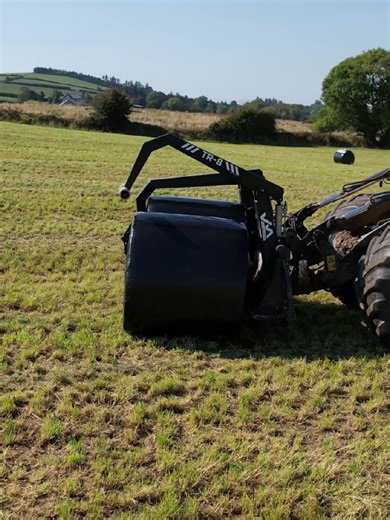 It’s clear that the TR-8 Bale Handler is built to maximise efficiency and reduce operating costs. Its dual-arm control system allows bales to be handled individually or in pairs, speeding up loading and unloading while cutting down on fuel use. The robust design makes high stacking quick and stable, increasing overall handling capacity. With excellent visibility and precise, responsive control, operators can work faster and more accurately in every situation. #foryourpage❤️ #farming #bale #irish