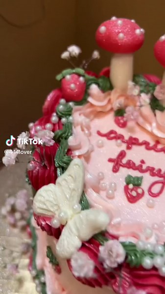 Delicious Strawberry Fairy Cake Recipe