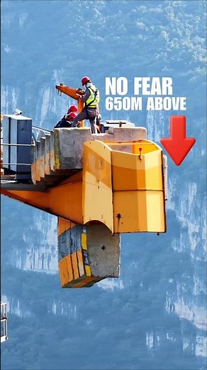 Above 650m in the Air — Workers on China’s Highest Bridge