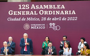 AMLO: Infonavit, ejemplo de participación tripartita