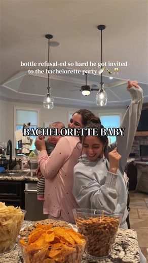 who else is obsessed with the second-time mom version of themselves??? bc first time mom dayan could NEVER #momhumor #momsoftiktok #newborn #postpartum #breastfeedingjourney