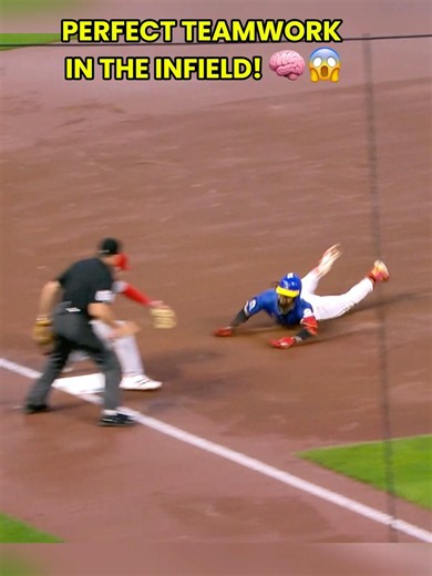 PERFECT 3-MAN RELAY! 🚀🥶 Nootbaar, Winn & Walker gun down Byron Buxton! 🎯🔥 #baseball #parati #mlb