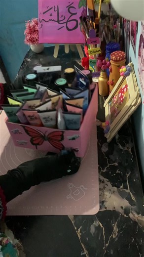 Discover the Magic of Acrylic Paints in Art