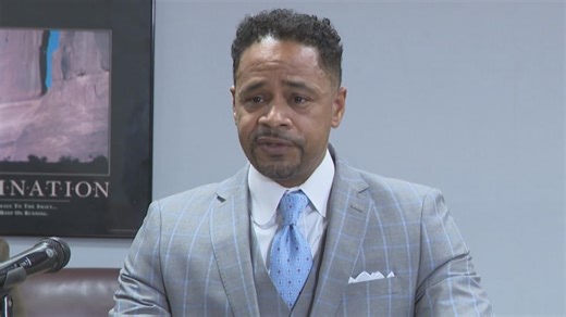 Former East St. Louis city manager turns self in to police, accused of using city funds for personal gain