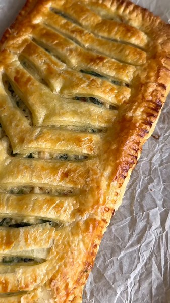 Easy Chicken & Spinach Pie Recipe