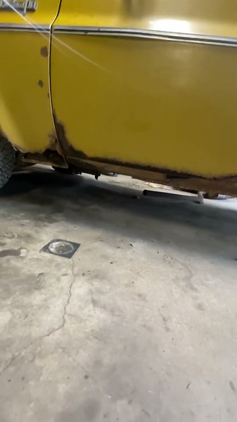 1973 c10 with a SMALL BLOCK CHEVY