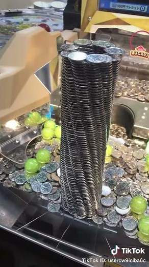 BIGGEST JACKPOT on a Japanese Coin Pusher - 1!