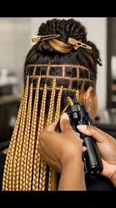 Precision in every braid #LuxuryBraids #colormixing #HealthyScalp #knotlessbraids #curls | Hair tutorial