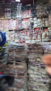 Si estás buscando boxers al por mayor, te paso un buen dato. Con Yovana encuentras variedad y buenos precios en el Comercial Maquio, Feria Barrio Lindo, pasillo central – Santa Cruz de la Sierra 📍. Ella trabaja con dos precios según la cantidad que necesites, así que puedes aprovechar para surtir tu negocio sin problema. Te dejo su contacto directo: 591 77167528 📲. Escríbele, pregunta por los precios y arma tu pedido con confianza 🛍️. #Emprender #CompraAlPorMayor #Mayoristas #LizzNatt #Provee