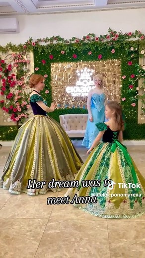 Dream come true💚💚💚 . . . . . . . . . . #elsa #frozen #frozen2 #disneyfrozen #elsacosplay #elsadress #disneyprincess #princesstiana #annafrozencosplay #princessannacosplay #эльза #annaedit #annacosplay #cosplayer #косплей #annaandelsa #princessanna #frozencosplay #disneycastle #disneyprincess #annacostume #aurora #elsacostume #frozencosplay #disneyprincesses #disneycosplay #disneystyle