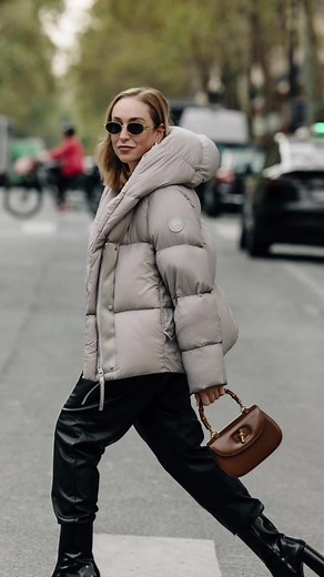 Picture perfect moments at Paris Fashion Week in our newest FW23 women's collection #PFW ✨: @Jessica Wang, @Paolalct, @Vivian Hoorn, @SoniaLyson, @milanpyramid 📸: @Claire Guillon, @Darrel Hunter