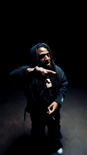 Mozzarella Fella 🥷🏿 on Instagram: "Dropped ah 50 ball in SPY , 100k n META 😤‼️ 🥷🏾@mozzy #mozzy #hgm #fyp #empire #cmg #gangland #mozzyrecords #videoshoot #pullupactivities #spy #meta #stockstrading #richlifestyle #generationalwealth"