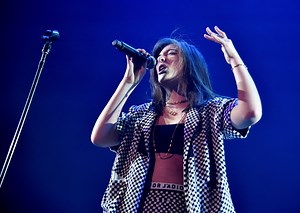 Watch Lorde Perform 'Perfect Places' Live For The First Time At Governors Ball