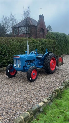 Exploring the Fordson Dexta: A British Farming Icon