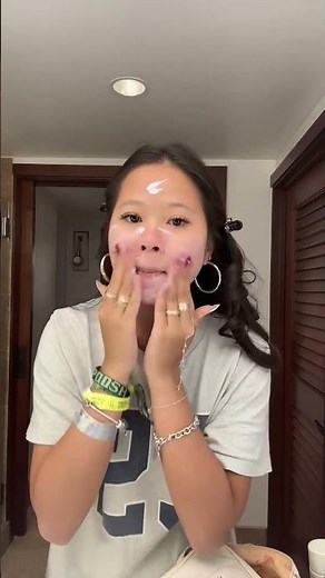 #neutrogenapartner @Neutrogena hydro boost sunscreen keeping Katie Fang skin hydrated and protected.