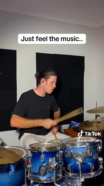 How to Play 'The Kill' in 6/8 Time Signature