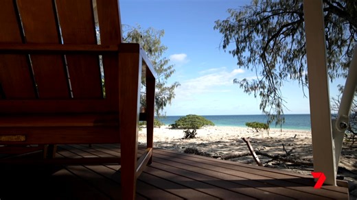 We're on island time at Wilson Island 🏝️ Tucked away on the Southern Great Barrier Reef, this tiny coral cay is all about off-grid relaxation, snorkelling straight from the beach, and sharing the sand with nesting turtles 🐢 Visit Gladstone Region, Queensland 🌅 | Weekender