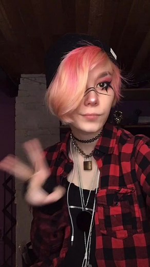#demigirlflux #demiboyflux #demigenderflux explained #vampiirekidexplains#fyp#foryou#foryoupage#lgbt#lgbtq#pride#theythem#enby#nonbinary#pansexual#gay