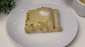 DOMAĆI KOLAČ SA PIŠKOTAMA I PISTAĆIMA: Mekan i sočan, a priprema nikad lakša - ne postoji šansa da ne uspe (VIDEO)