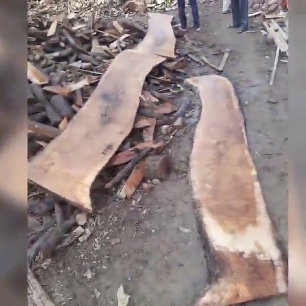 Red Resin River Coffee Table, Round Walnut Epoxy Table, Handmade Live Edge Table, Luxury Modern Coffee Table Decor - Etsy