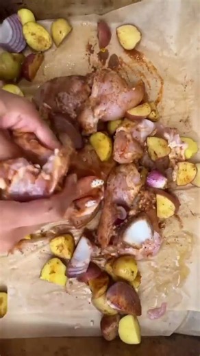 Easy Sheet-Pan Chicken Shawarma & Baby Potatoes 🥔