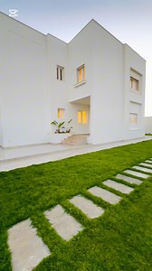 ◾️السلام عليكم: Code 9907◾️ عرض حصري خاص بصفحتنا فقط صفحة المزاد للعقارات 🔥 ▪️فيلا الله يبارك من طابقين وملحق نظام الحائر تشطيب2025 والجنان واسع يوسع الخاطر والفيلا تسكن عائلتين بالراحة الله يبارك والسخانات راكبات بالكامل ▪️الموقع 📍عين زاره بين جزيره القرقني والدبلوماسي مول ▪️مساحة الارض : 500متر مربع ▪️المسقوف الكلي : 400 متر مربع #▪️التفاصيل للفيلا #▪️التفاصيل الطابق الأول : صالون إستقبال رجال بالحمام /صالةمعيشه/مطبخ / غرفه نوم رئسية بالحمام /حمام رئيسي/غرفة #▪️التفاصيل الطابق الثاني: جناح ن