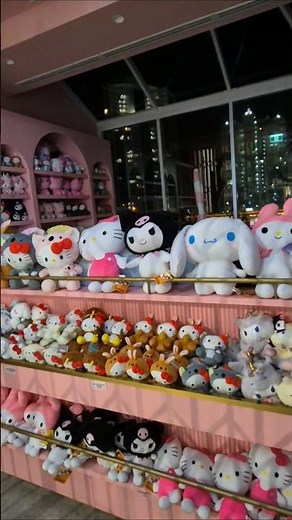 Hello Kitty & friends cafe at Pacific Fair shopping centre #goldcoast #australia #cafe #hellokitty