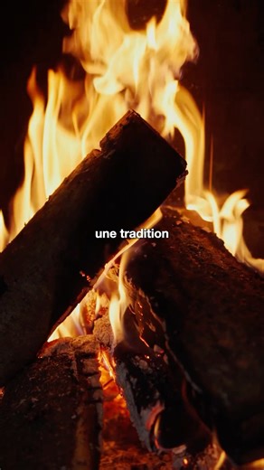 🪵 What is the origin of the Yule log? #yulelog #christmas #dessert #christmaseve #anecdote