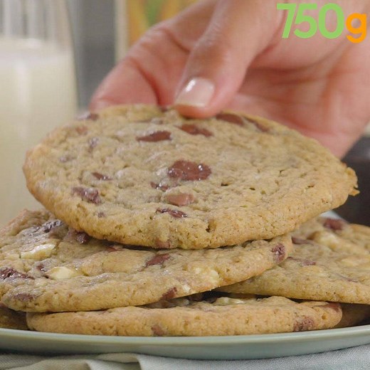 277K views · 3.1K reactions | Ces cookies extra moelleux aux 3 chocolats vont égayer votre journée !  La recette ➡ https://bit.ly/2mzcofz | 750g : Recettes de cuisine | Facebook