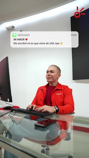 Ese momento donde querés apagar el celular, pero te acordás que tenés la red móvil más rápida del país. 📶🤩 Comentá con un ⚡️ si ya navegás a súper velocidad. #ClaroElSalvador #TodoEsPorVos