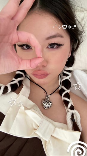 Kaomoji Meaning: Understanding the Art of Japanese Emoticons