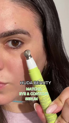 Contouring my eyes one serum at a time 😜 #skincarehack #newmakeup #hudabeauty