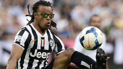 Why did Edgar Davids wear glasses while playing on the pitch? 🤔 | Soccer Stories