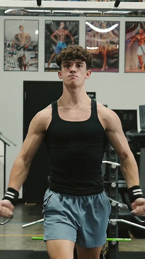 Chest Tris Day ‼️‼️ •Full Description• Dynamic warmup -Arms Circles -Banded Chest Stretches Dumbbell Incline -warmup set x10 reps -2 working sets x8-12 reps -top set x6-8 or failure Seated Chest Fly warmup set x10 reps -2 working sets x8-12 reps -top set x6-8 or failure Seated Flat Press warmup set x10 reps -2 working sets x8-12 reps -top set x6-8 or failure Low -> High Cable Fly -3 working sets x10-15 reps Tricep Pushdown -warmup set x10 reps -2 working sets x8-12 reps -top set x6-8 or failure