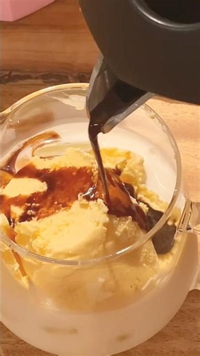 アイスカフェラテ フロート☕️🍨😁